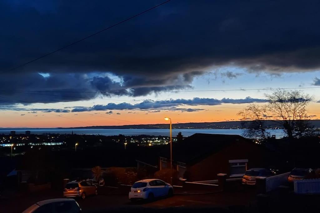 Bellevue Bungalow - Comfortable Home With Amazing Views Белфаст Екстер'єр фото